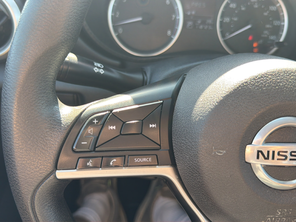 Used 2022 Nissan Versa S FWD image 21