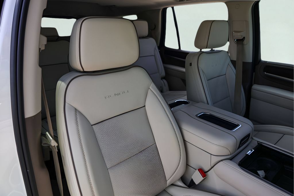 Used 2022 GMC Yukon Denali AWD/4WD image 34