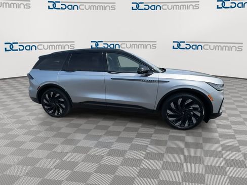 New 2026 Lincoln Nautilus Reserve w/ Jet Appearance Package AWD/4WD image 9
