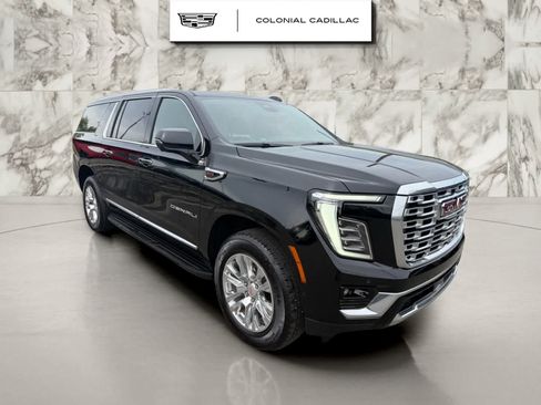 Used 2025 GMC Yukon XL Denali AWD/4WD image 7