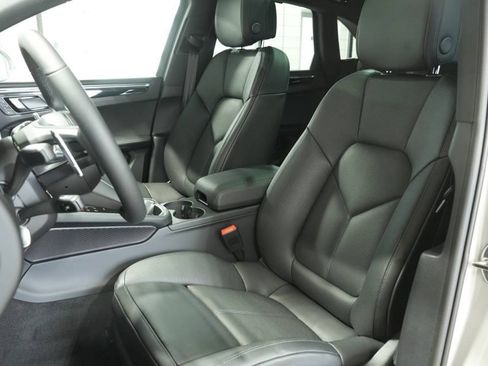 New 2026 Porsche Macan image 5