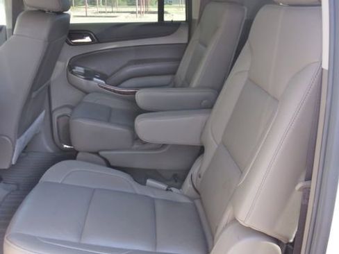 Used 2017 Chevrolet Suburban Premier image 12