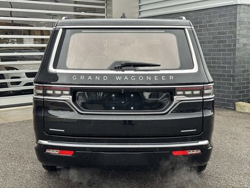 Used 2023 Jeep Grand Wagoneer Series III AWD/4WD image 5