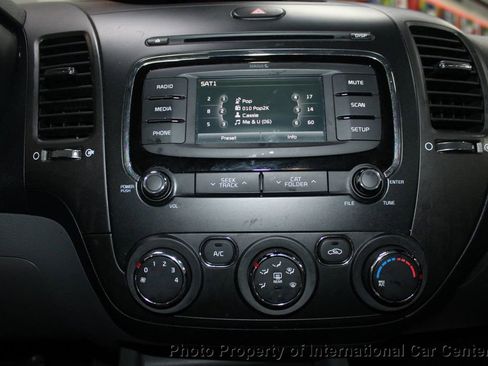 Used 2015 Kia Forte EX image 16
