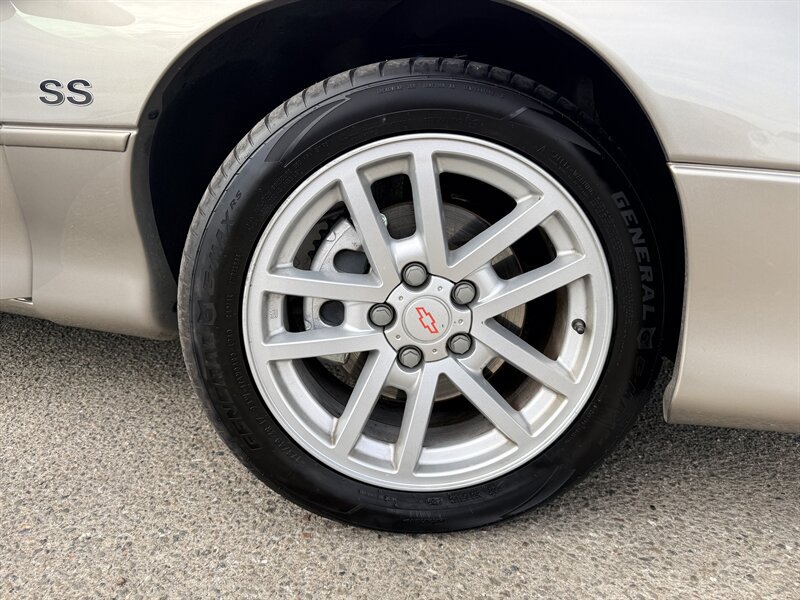 Used 2002 Chevrolet Camaro Z28 w/ SS Performance/Appearance Pkg RWD image 26
