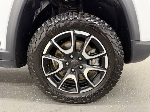 Used 2025 Jeep Compass Trailhawk AWD/4WD image 21