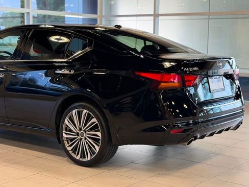 Used 2023 Nissan Altima 2.5 SL AWD/4WD image 13