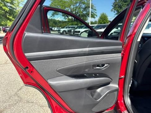 Used 2025 Hyundai Tucson Limited AWD/4WD image 31