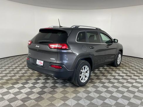 Used 2016 Jeep Cherokee Latitude w/ Safety/Convenience Group AWD/4WD image 22
