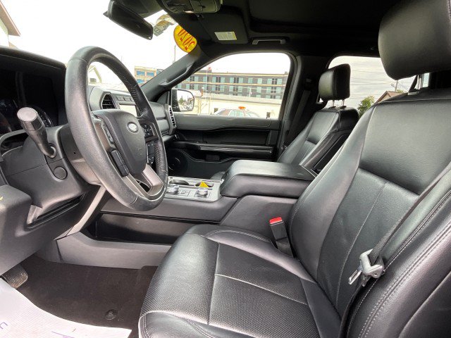 Used 2020 Ford Expedition XLT w/ Equipment Group 202A AWD/4WD image 30