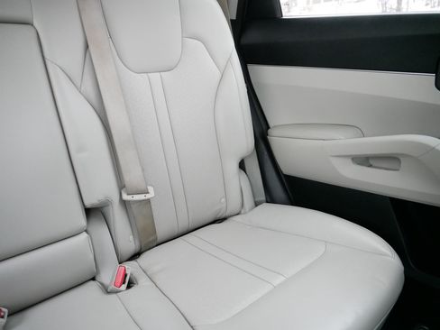 Certified 2022 Kia Sorento S w/ Panoramic Sunroof Package image 14