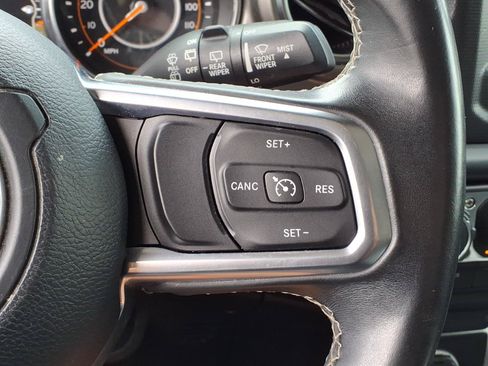 Used 2019 Jeep Wrangler Unlimited Sahara AWD/4WD image 28