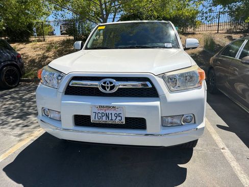 Used 2012 Toyota 4Runner SR5 w/ Convenience Pkg AWD/4WD image 2