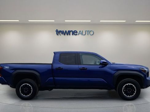 Used 2025 Toyota Tacoma TRD Off-Road AWD/4WD image 6