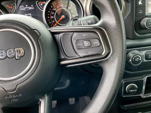 Used 2019 Jeep Wrangler Unlimited Sport image 42