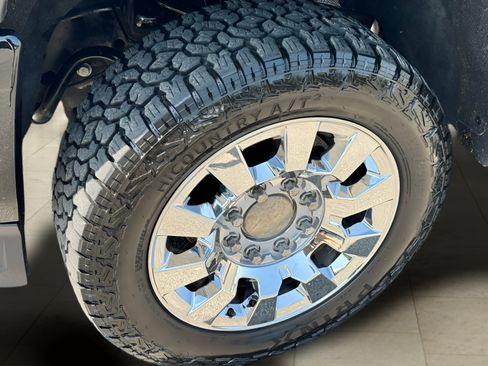 Used 2015 GMC Sierra 2500 Denali w/ Suspension Package, Off-Road AWD/4WD image 40