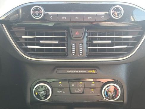 Used 2022 Ford Escape SE image 27