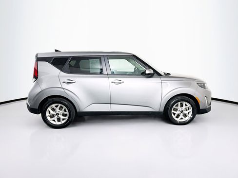 Used 2025 Kia Soul LX w/ LX Technology Package FWD image 10