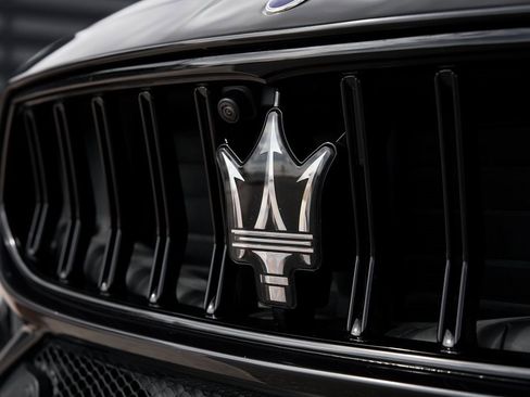 Used 2021 Maserati Quattroporte Trofeo image 9