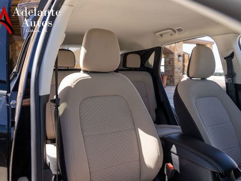 Used 2022 Ford Escape SE image 11