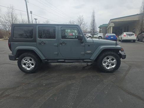 Used 2015 Jeep Wrangler Unlimited Sahara w/ Dual Top Group image 8