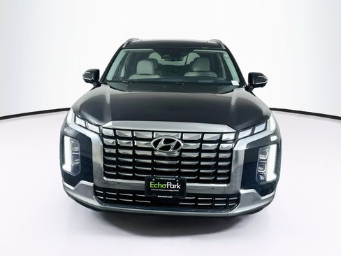 Used 2024 Hyundai Palisade Calligraphy FWD image 2