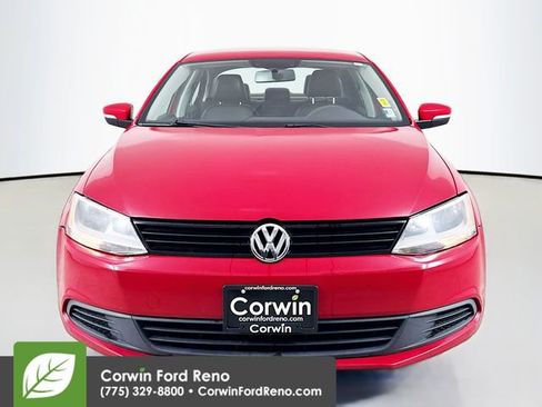 Used 2014 Volkswagen Jetta SE image 2