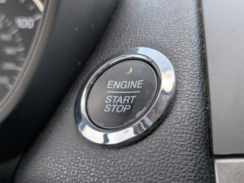 Used 2019 Ford EcoSport SE w/ SE Convenience Package image 29