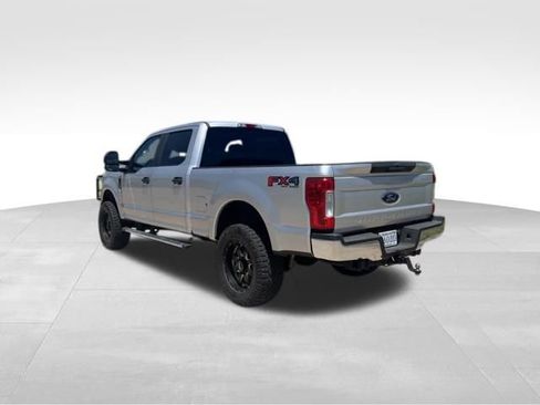 Used 2017 Ford F250 XL w/ STX Appearance Package AWD/4WD image 5