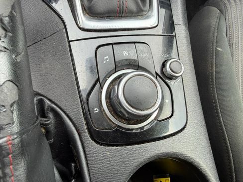 Used 2015 MAZDA MAZDA3 i Touring FWD image 43