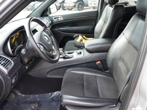 Certified 2020 Jeep Grand Cherokee Laredo w/ Quick Order Package 2BN North image 18