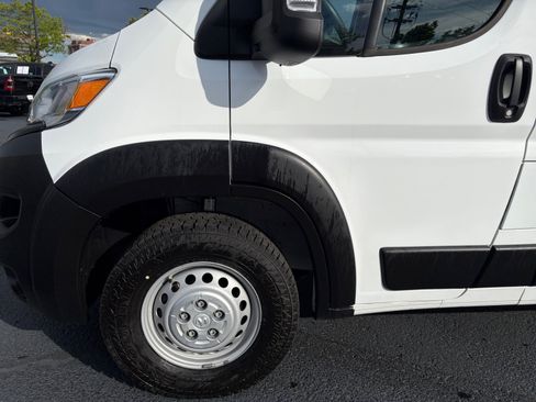 Used 2024 RAM ProMaster 2500 w/ Convenience Group FWD image 10