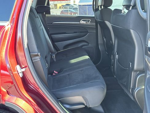 Used 2017 Jeep Grand Cherokee Laredo w/ Quick Order Package 23E image 13