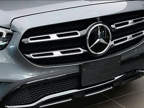 Used 2023 Mercedes-Benz E 450 4MATIC All-Terrain Wagon image 32