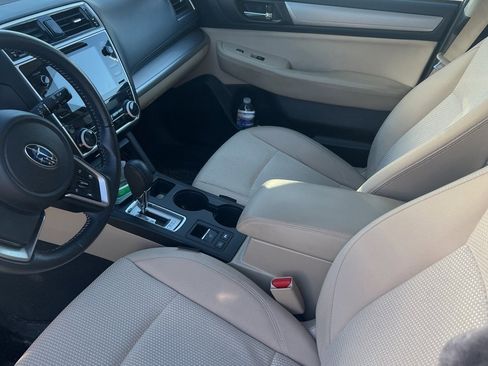 Used 2018 Subaru Outback 2.5i Premium image 4