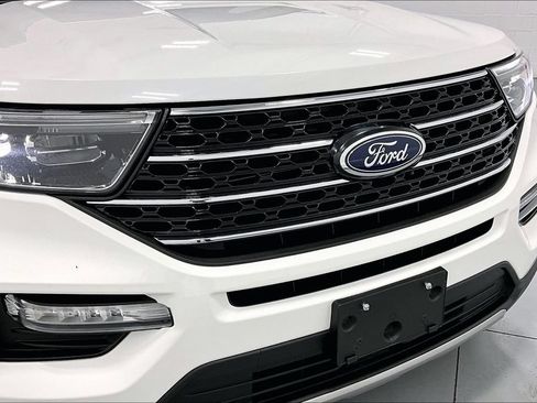 Used 2023 Ford Explorer XLT w/ Equipment Group 202A RWD image 35