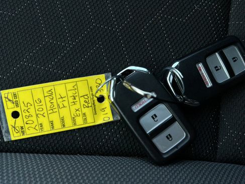 Used 2016 Honda Fit EX image 52