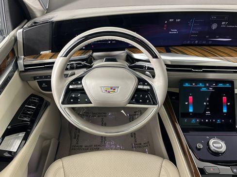 Used 2025 Cadillac Escalade Sport Platinum image 13