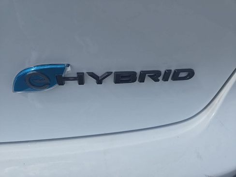 Used 2024 Chrysler Pacifica Limited FWD image 42