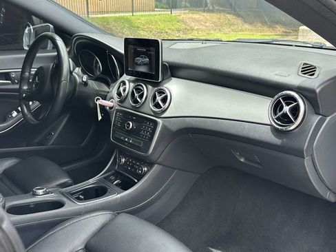 Used 2016 Mercedes-Benz CLA 250 image 22