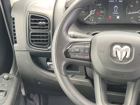 Used 2025 RAM ProMaster 2500 w/ Convenience Group FWD image 12
