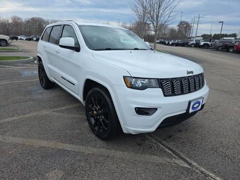Used 2019 Jeep Grand Cherokee Altitude image 5