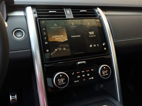 Certified 2024 Land Rover Discovery Dynamic SE image 18