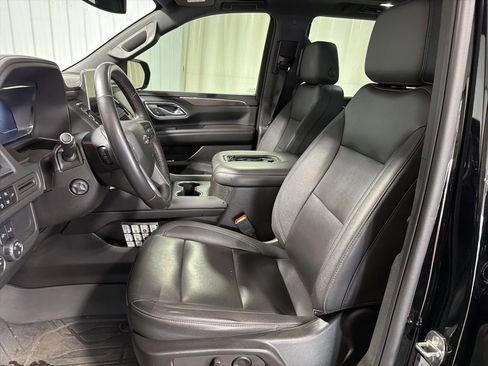 Certified 2022 Chevrolet Tahoe Z71 w/ Luxury Package AWD/4WD image 4