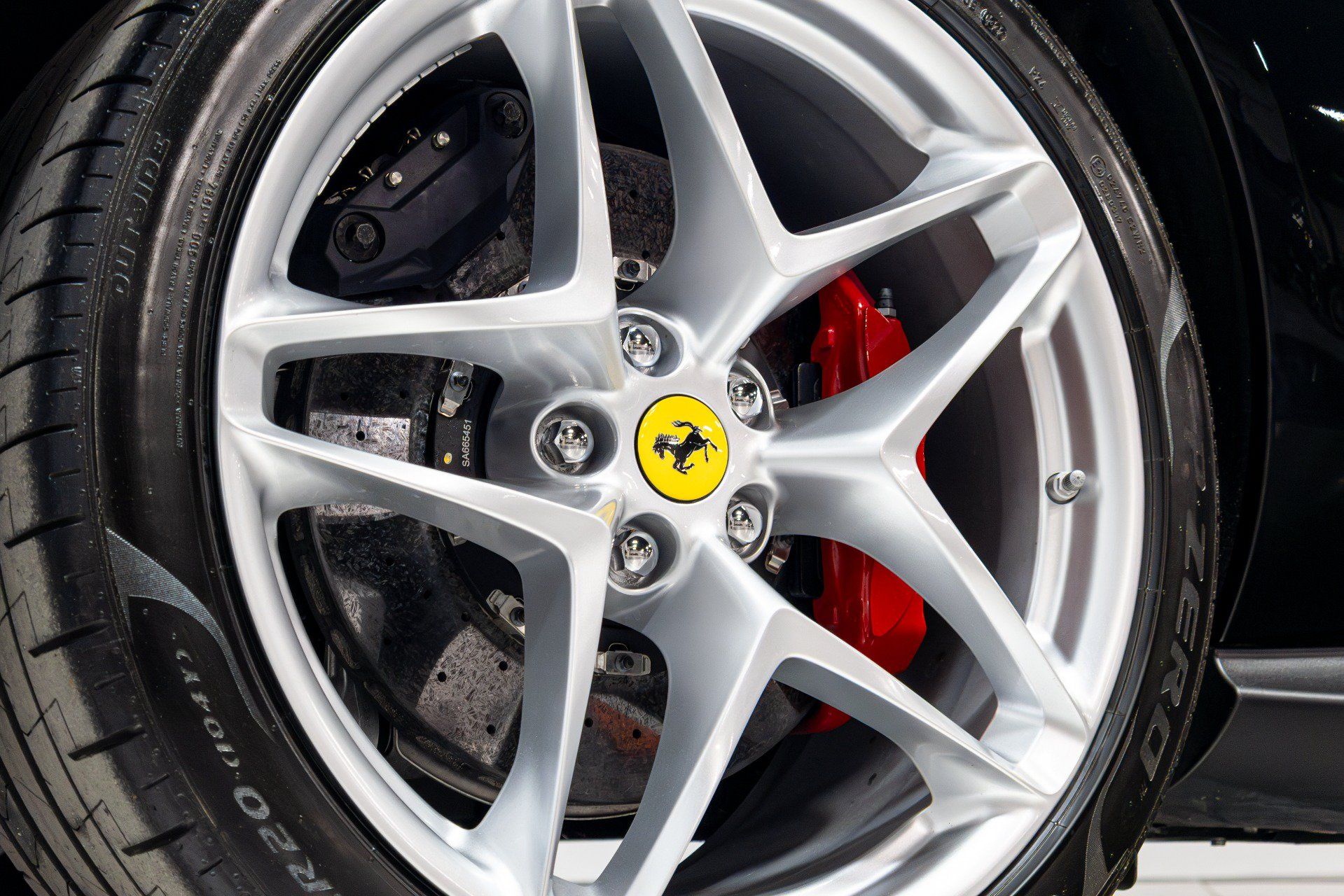 Used 2022 Ferrari Roma RWD image 22