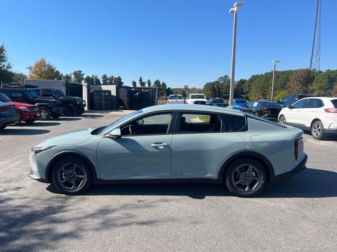 New 2025 Kia K4 LXS image 4