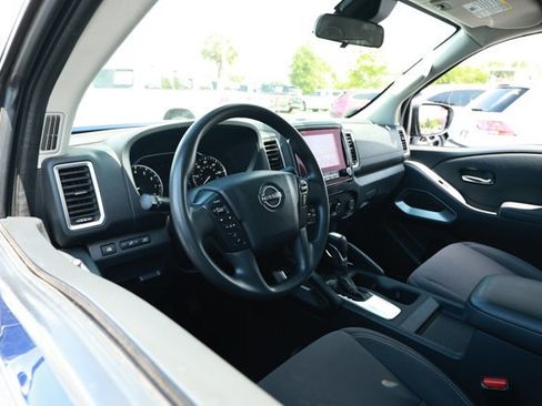 Used 2022 Nissan Frontier SV AWD/4WD image 26