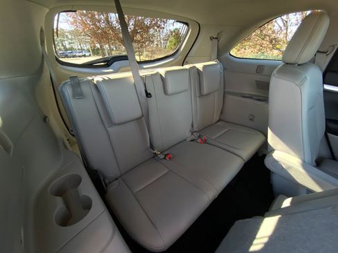 Used 2019 Toyota Highlander XLE image 30