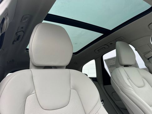 New 2025 Volvo XC60 B5 Ultra w/ Protection Package Premier image 15