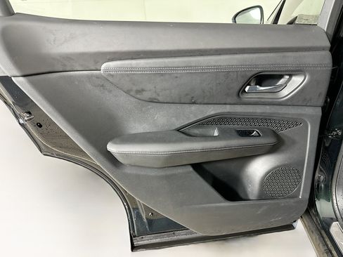 Used 2024 Nissan Ariya FWD image 27